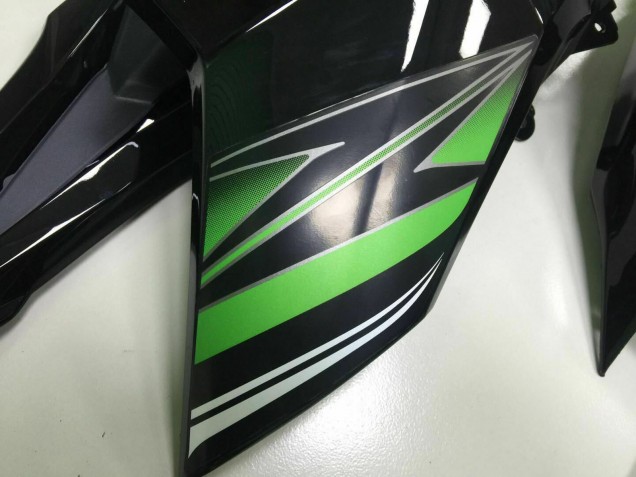 2013-2018 Green Glossy Black Kawasaki Z800 Motorcycle Fairing Canada