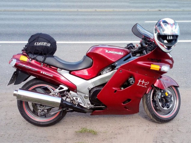 1993-2003 Red Kawasaki ZZR1100 Motorcycle Fairings Canada