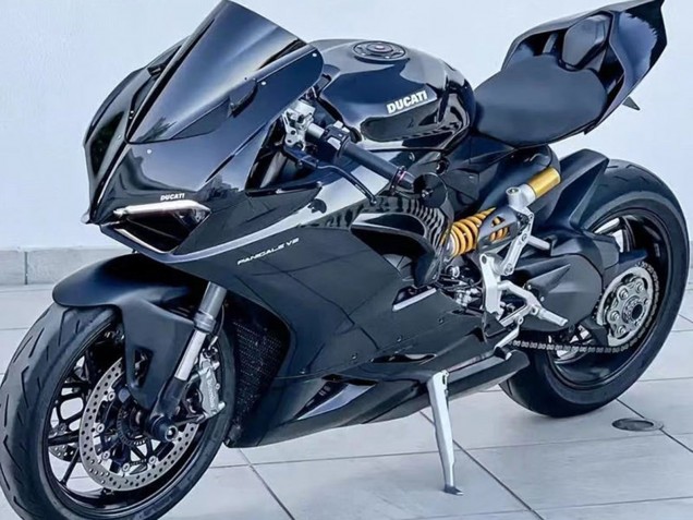 2020-2024 Black Ducati Panigale V2 Motorcycle Fairings Canada