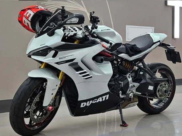 2021-2024 White Black Ducati 2021-2024 Ducati Supersport 950/950S Motorcycle Fairings Canada
