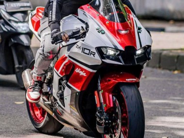 2021-2026 White Red Black Kawasaki ZX10R Motorcycle Fairings Canada