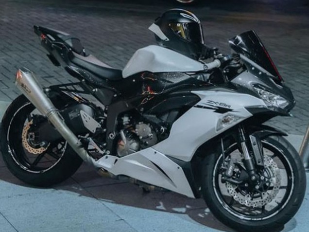 2019-2022 White Black Carbon Fiber Kawasaki ZX6R Motorcycle Fairings Canada