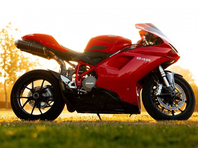 2007-2014 Red Glossy Black Ducati 848 Motorcycle Fairings Canada