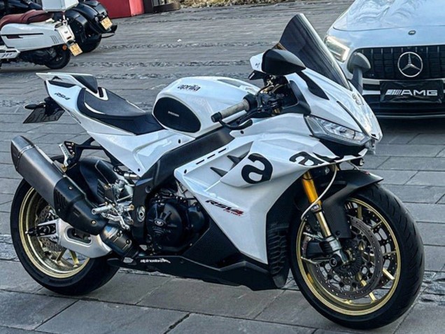 2021-2024 White Black Aprilia RSV4 1100 Motorcycle Fairings Canada