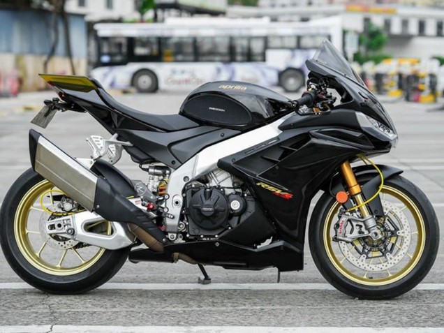 2021-2024 Black Aprilia RSV4 1100 Motorcycle Fairings Canada