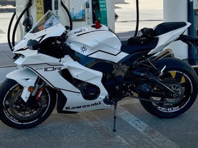 2021-2026 White Black Stripe Kawasaki ZX10R Motorcycle Fairings Canada